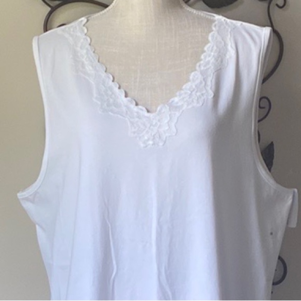🔥2 for $15🔥 NWT CJ Banks Tank Top   V-Neck with Lace   Cotton   White     2X